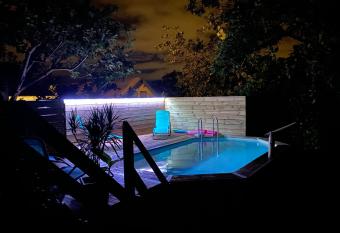 La Zoli Kaz allows 18 year olds to book a room