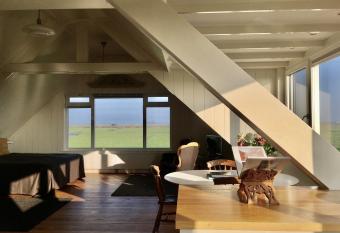 Amsterdam Garden Uitdam allows 18 year olds to book a room