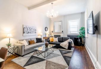 1BR Apt w Netflix - PRIME Downtown Location allows 18 year olds to book a room