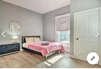 3 bedroom house in InDy! allows 18 year olds to book a room