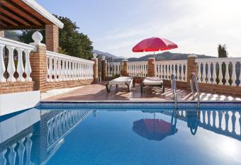 Casa el Nido has Smoking rooms