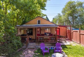 Lava Hideout Cabins has Balcony rooms