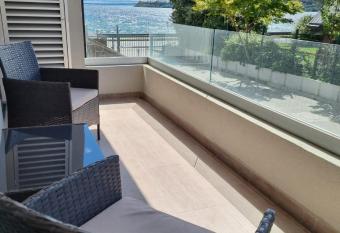 Lindo y Acogedor Dpto 2D2B Frente al Lago y Parking SERVICIO HOM allows 18 year olds to book a room