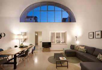 Argentieri City Loft allows 18 year olds to book a room