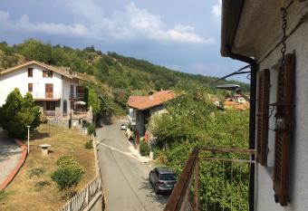 La casa di UGO has Balcony rooms