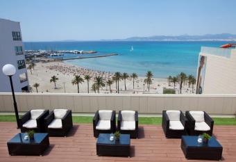 whala!beach has Balcony rooms