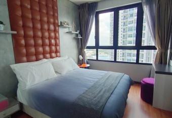 Liberty Tower @ I-City, 1BR/3 Pax/Wifi/Parking/TV has Balcony rooms