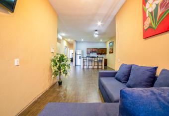 HostPal Casa en Colinas de la Bahia allows 18 year olds to book a room