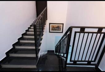 PALM SPRINGS LUXURY APARTMENTS has Balcony rooms