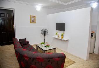 Oasis Apartments, Gbagada - Cozy 1-bedroom serviced apartment, 24hrs electricity, free wifi allows 18 year olds to book a room