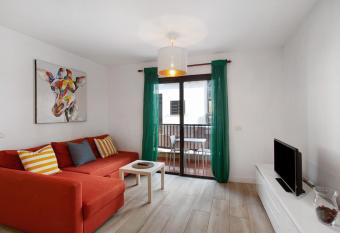 Apto Aguacada has Balcony rooms