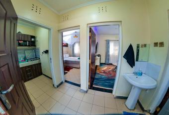 The Little Cave Kisumu has Balcony rooms