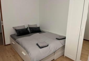Lovely bedroom in Ballerup allows 18 year olds to book a room