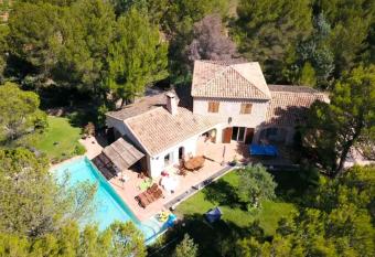 Villa de 5 chambres avec piscine privee jardin clos et wifi a Rousset has Balcony rooms
