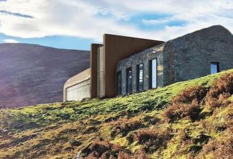 Bracken Hide Hotel has Balcony rooms