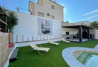 Casa rural Paradise Holidays has Balcony rooms