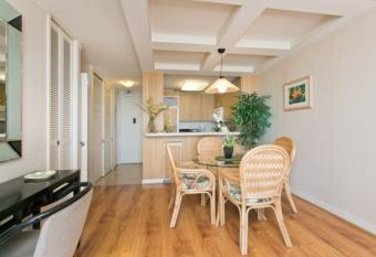 Ilikai Marina 1188 Oceanfront Harborview 1BR 1BA allows 18 year olds to book a room