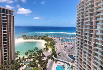 Ilikai Apt 1822-2BR2BA Modern Unit with Ocean &Harbor Views No resort fees allows 18 year olds to book a room