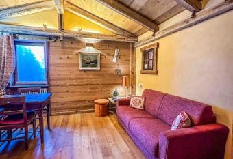 La Buca delle Fate has Balcony rooms