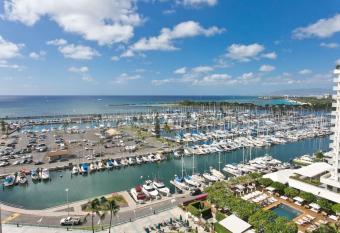 IA1327 IA1327 NEW Ilikai unit gorgeous view of the ocean allows 18 year olds to book a room