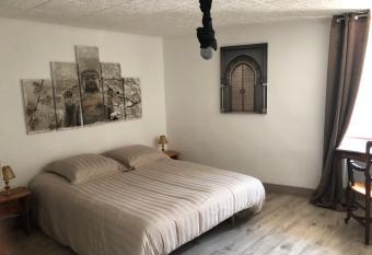 Chambre Bonheur allows 18 year olds to book a room