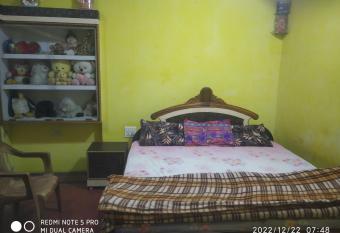 Kashi Dham Home Stay has Balcony rooms