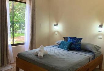 Miniapartamento los Guanacastes cerca de Tamarindo allows 18 year olds to book a room