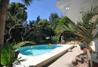 Treasure Island Beach Retreat 2S Sleeps Up To 2 has Balcony rooms