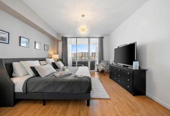 Waterfront Luxury 2-Bedroom Condo Sunny Isles Beach has Balcony rooms
