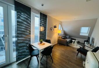 SeePerle allows 18 year olds to book a room