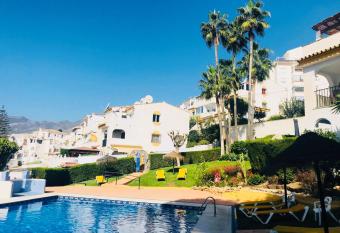 Casa Carlos allows 18 year olds to book a room