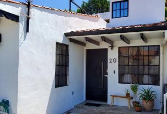 Casa Altos del Rio has Balcony rooms