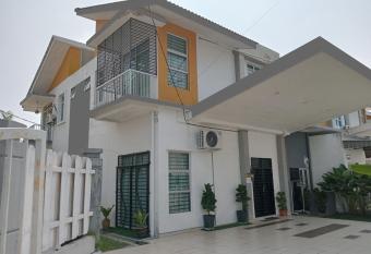 Sarrah Homestay At Kasa Height Residence has Balcony rooms