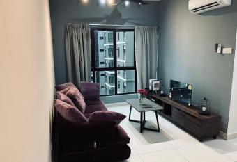 Maxim 2 bedrooms MRT station Cheras Kuala Lumpur HomeStay has Balcony rooms