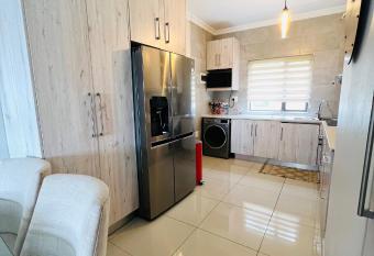 The Escape Haven has Balcony rooms