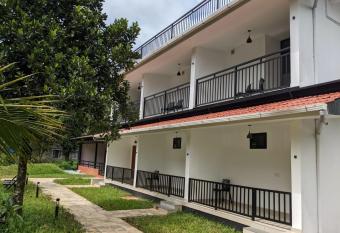 Casa Creek Inn has Balcony rooms