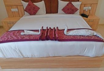 Hotel Paras Inn, Lucknow has Balcony rooms