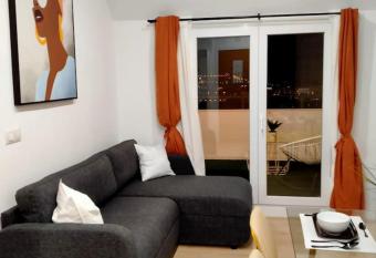 RESIDENCIAL ALCOY   tico Ref 43 allows 18 year olds to book a room