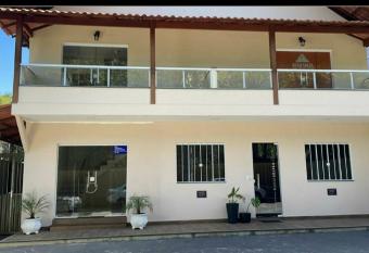 Cantinho da Colina has Balcony rooms