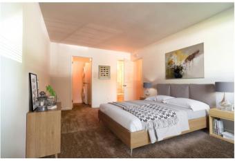 Woodside Apt has Balcony rooms