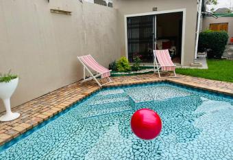 Repose Guest house! has Balcony rooms