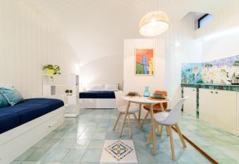 Stefania Studio Apartment allows 18 year olds to book a room