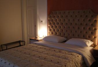 Room in Faneromeni s grove allows 18 year olds to book a room