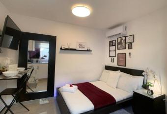 Studio Room, Room A, totally independent. allows 18 year olds to book a room