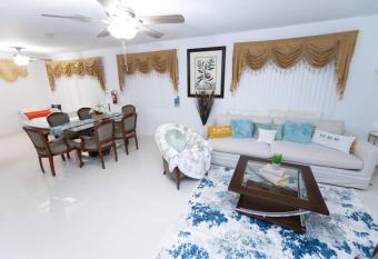 Very Nice 3 Bedrooms 2 baths. allows 18 year olds to book a room