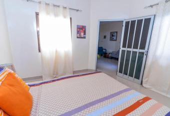 Spacieux studio (F1) meubl   - Dakar allows 18 year olds to book a room