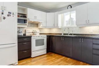 Bayoo cottage has Balcony rooms