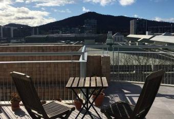 Entire Private Apartment in the CBD allows 18 year olds to book a room