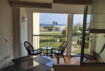 Studio vue mer, direct plage, parking priv  , clim has Balcony rooms