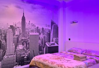 Central Apartament allows 18 year olds to book a room